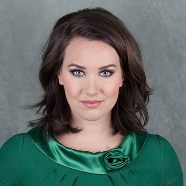 Kristen wearing Camellia Loose Mineral Blush