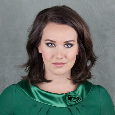 Kristen wearing Lotus Loose Mineral Blush